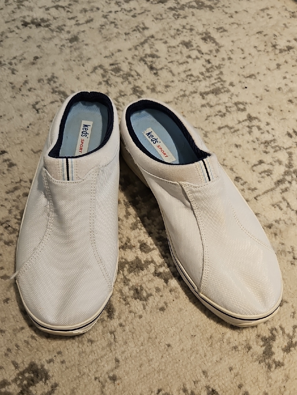 Keds White Slip-On Canvas Loafers with Navy Trim Sz 9.5